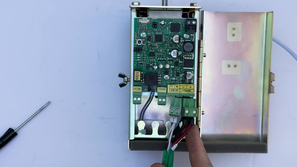 Connecting Gates in Daisy-Chain Using Ecogate Master Cable